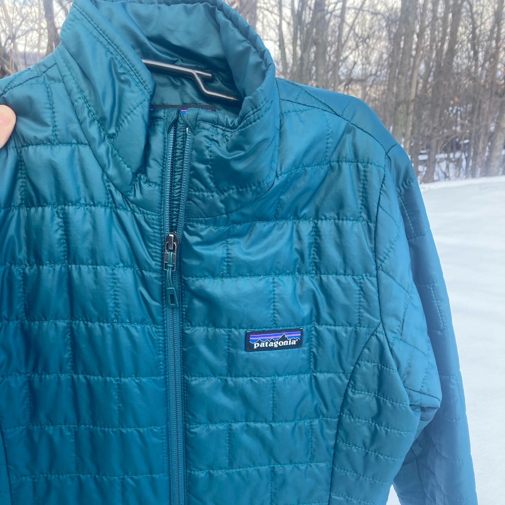 Beautiful teal green bluish color small Patagonia puffer jacket - Picture 4 of 5